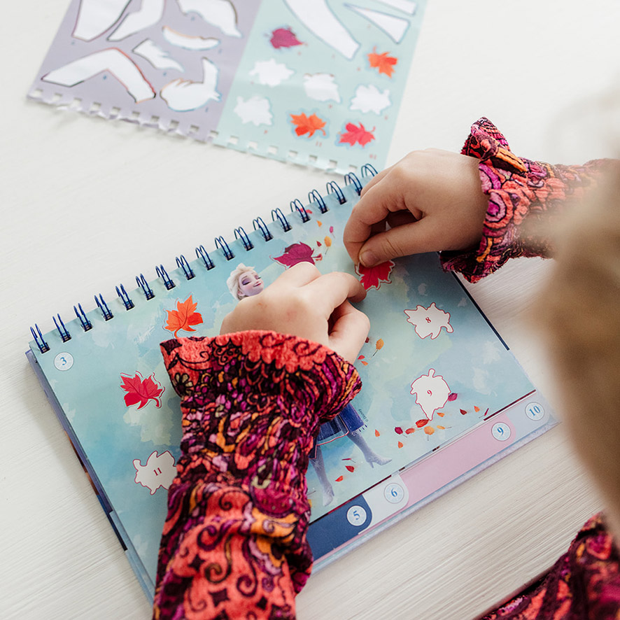 CARTE DE COLORAT & ABTIBILDURI CU NUMERE - FROZEN - TOTUM (TT681576)