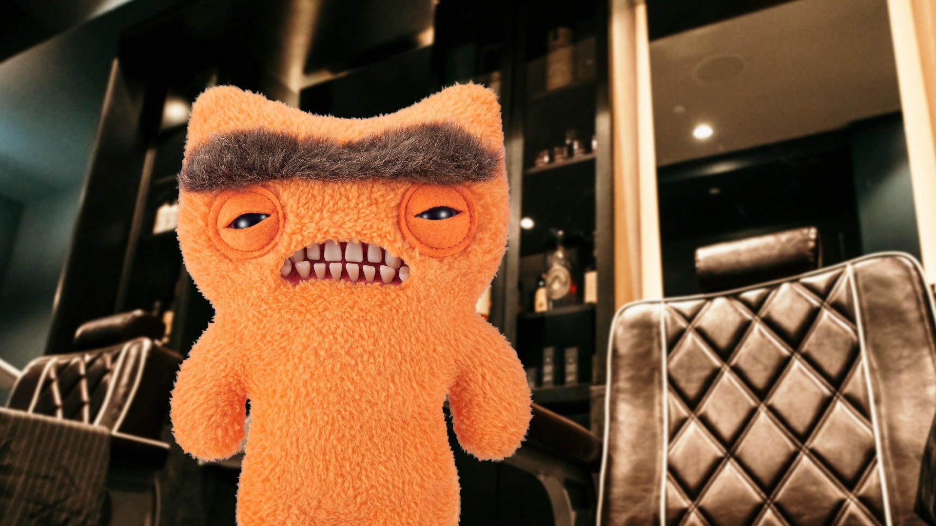 FUGGLER - JUCARIE DE PLUS, 23 CM - CIUDATEII CU PAR, MUNCH MUNCH - MONO - ORANGE - ZURU (15727M)