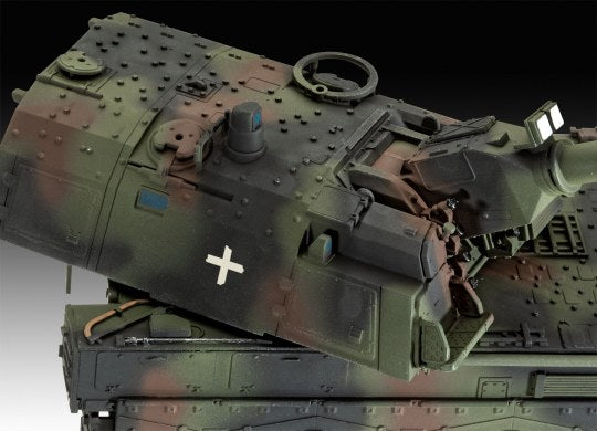 MACHETA PANZERHAUBITZE 2000 - REVELL (RV03347)