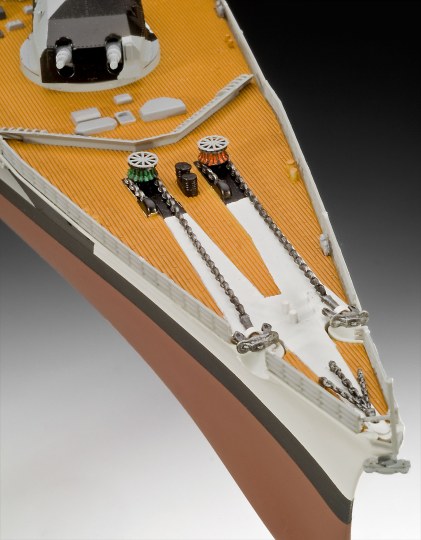 GERMAN BATTLESHIP "TIRPITZ" - REVELL (RV05096)