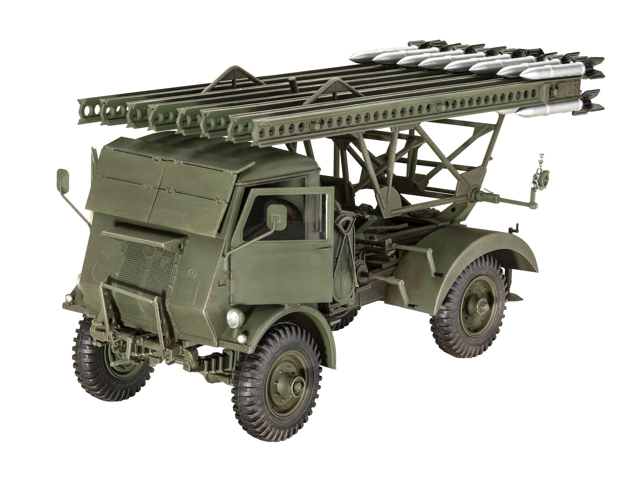MACHETA MILITARA LANSATOR RACHETE BM-13-16 ON W.O.T. 8 CHASSIS - REVELL (RV03338)