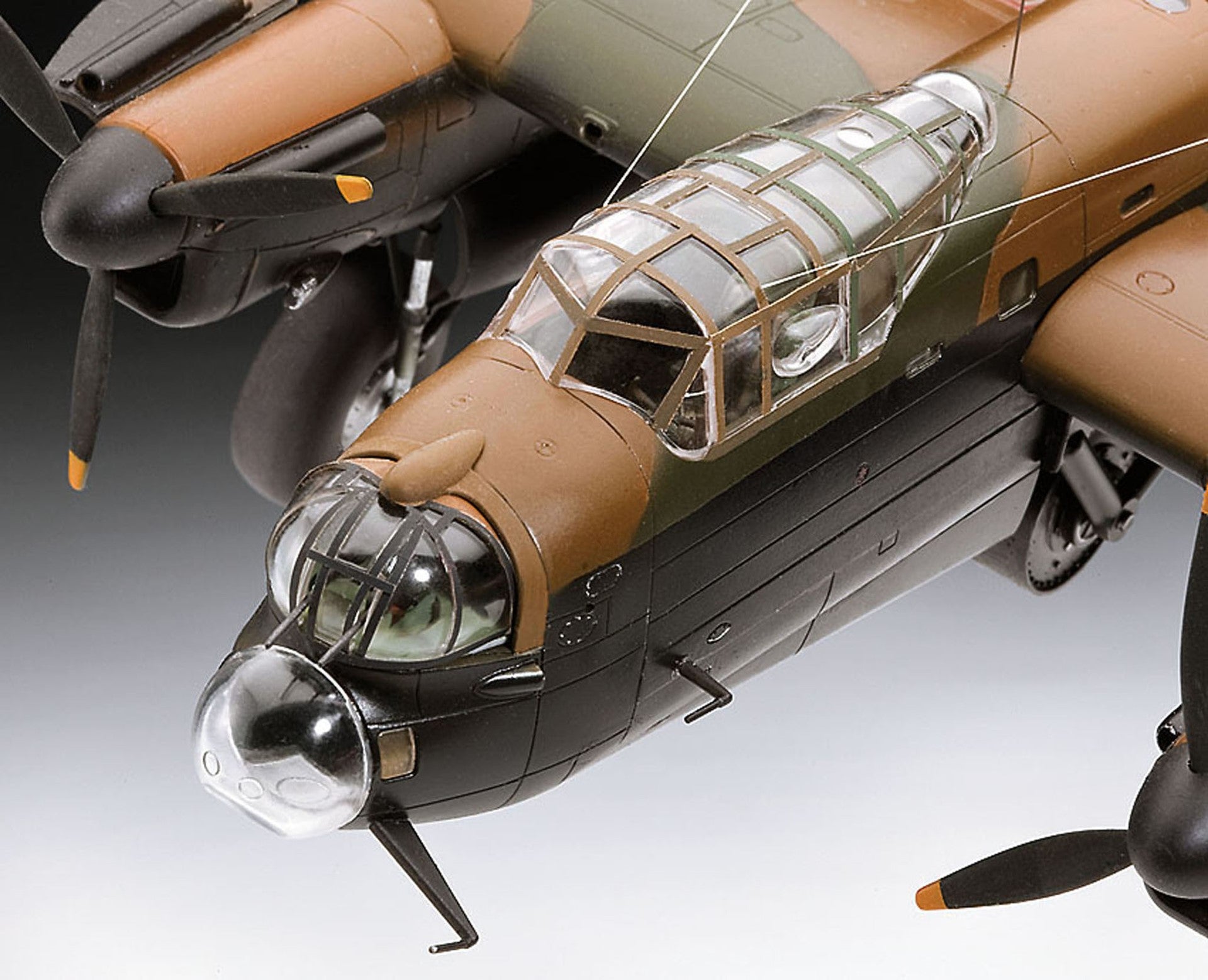 LANCASTER B.III "DAMBUSTERS" - REVELL (RV4295)