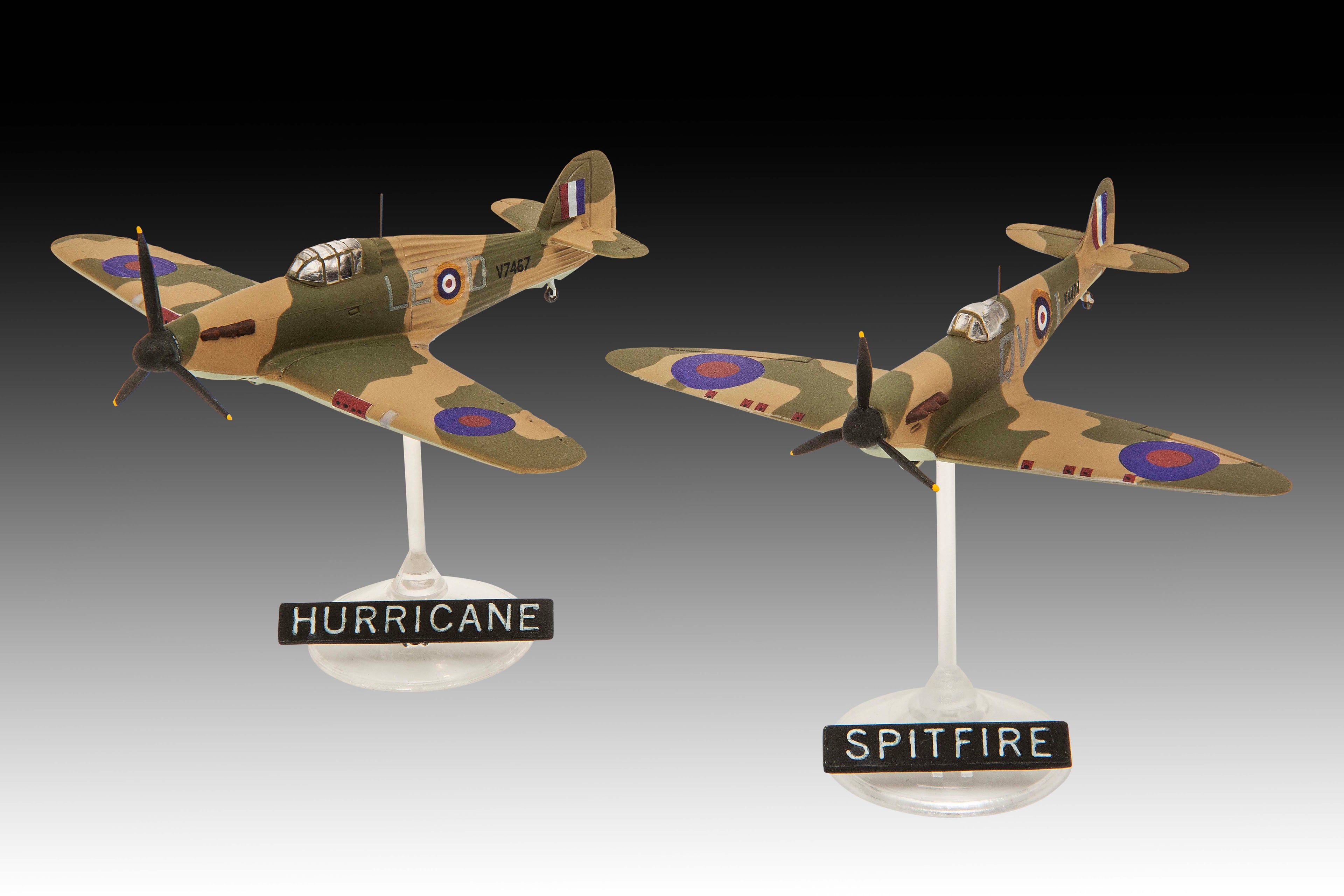 AEROMODEL SUPERMARINE SPITFIRE MK.IA & HAWKER HURRICANE MK.I - REVELL (RV03771)