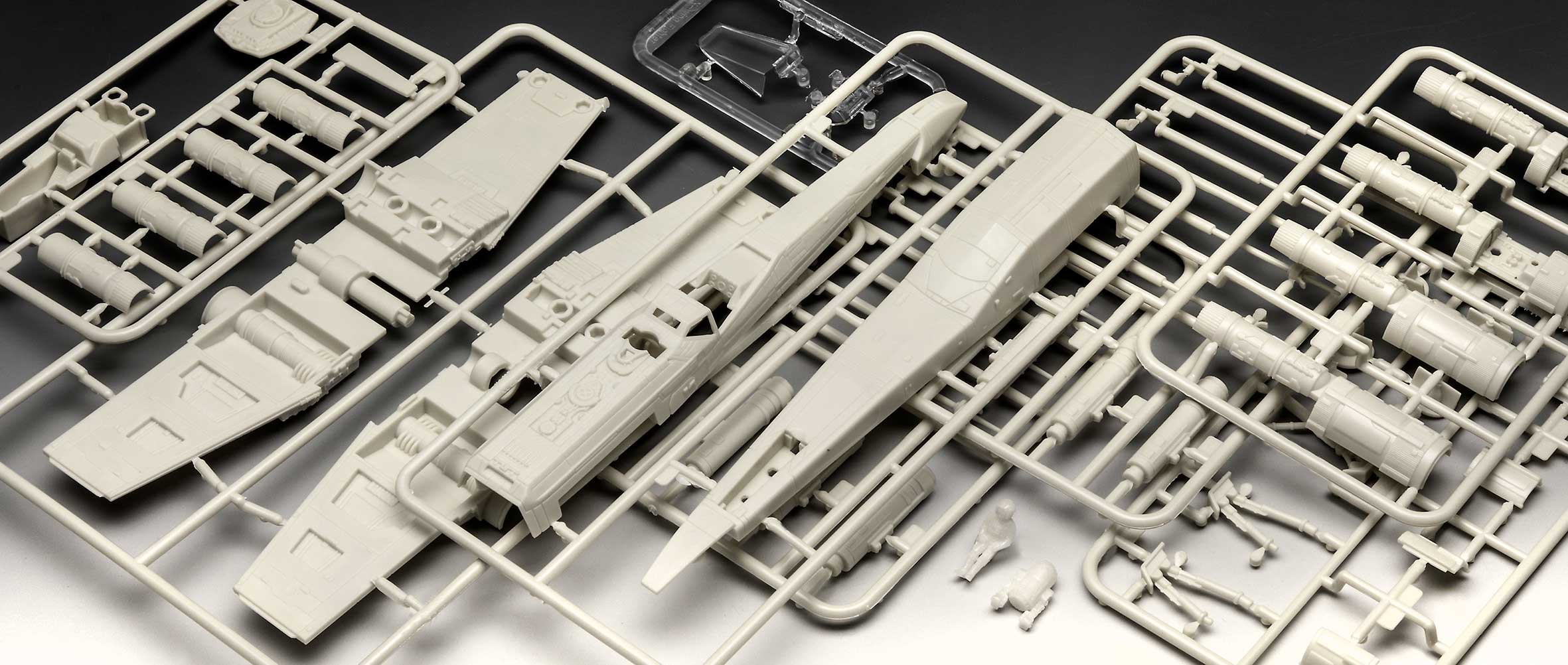 NAVA SPATIALA CARSON TEVA'S X-WING FIGHTER: THE MANDALORIAN - REVELL (RV06790)