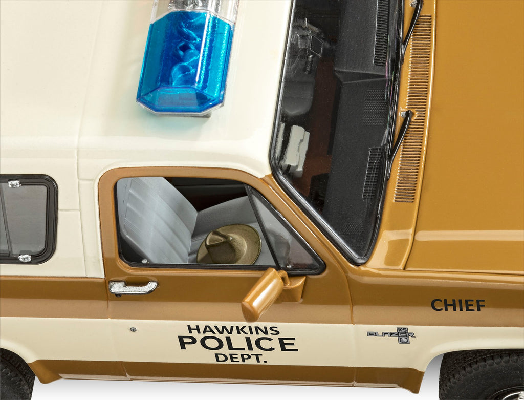 AUTOMACHETA 1985 CHEVROLET K5 BLAZER: STRANGER THINGS - REVELL (RV07724)