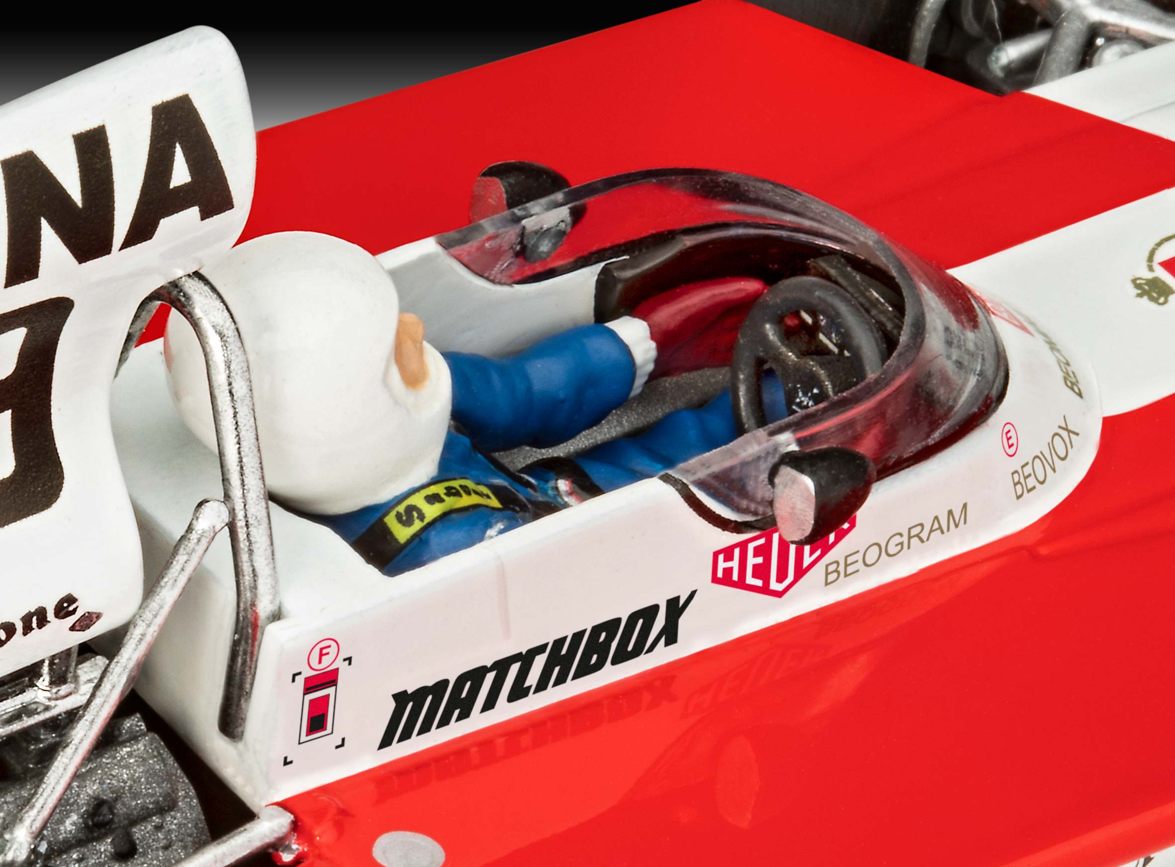 AUTOMACHETA SURTEES TS16/03 - REVELL (RV07739)