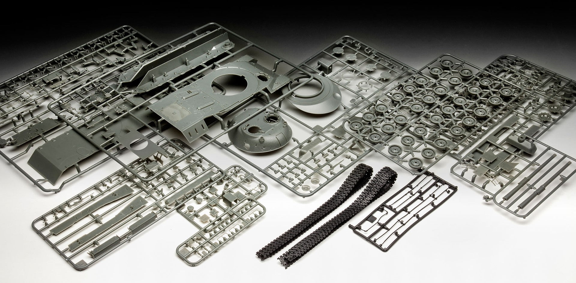 MACHETA MILITARA TANC LEOPARD 1 - REVELL (RV3240)