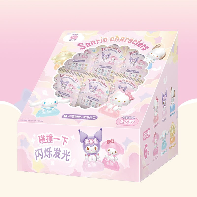 HELLO KITTY - FIGURINA ASCUNSA IN FOLIE, 4 CM, BABY ANGEL - FAMOSA (24MQD-002)