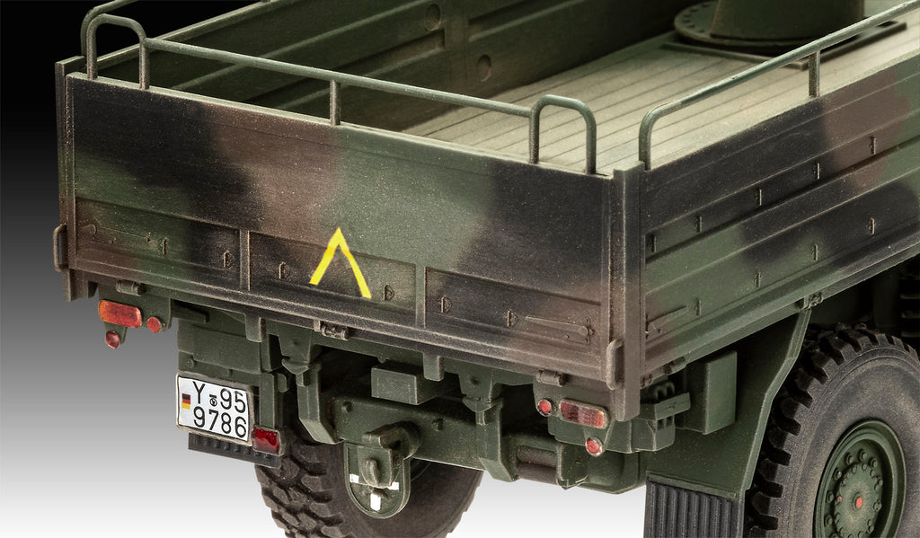 MACHETA MILITARA MAN 10T MILGL 8X8 TRUCK - REVELL (RV03367)
