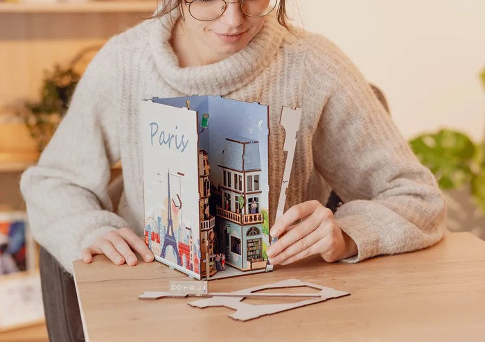 LUME MINIATURALA DE LEMN PARIS - REVELL (RV00539)