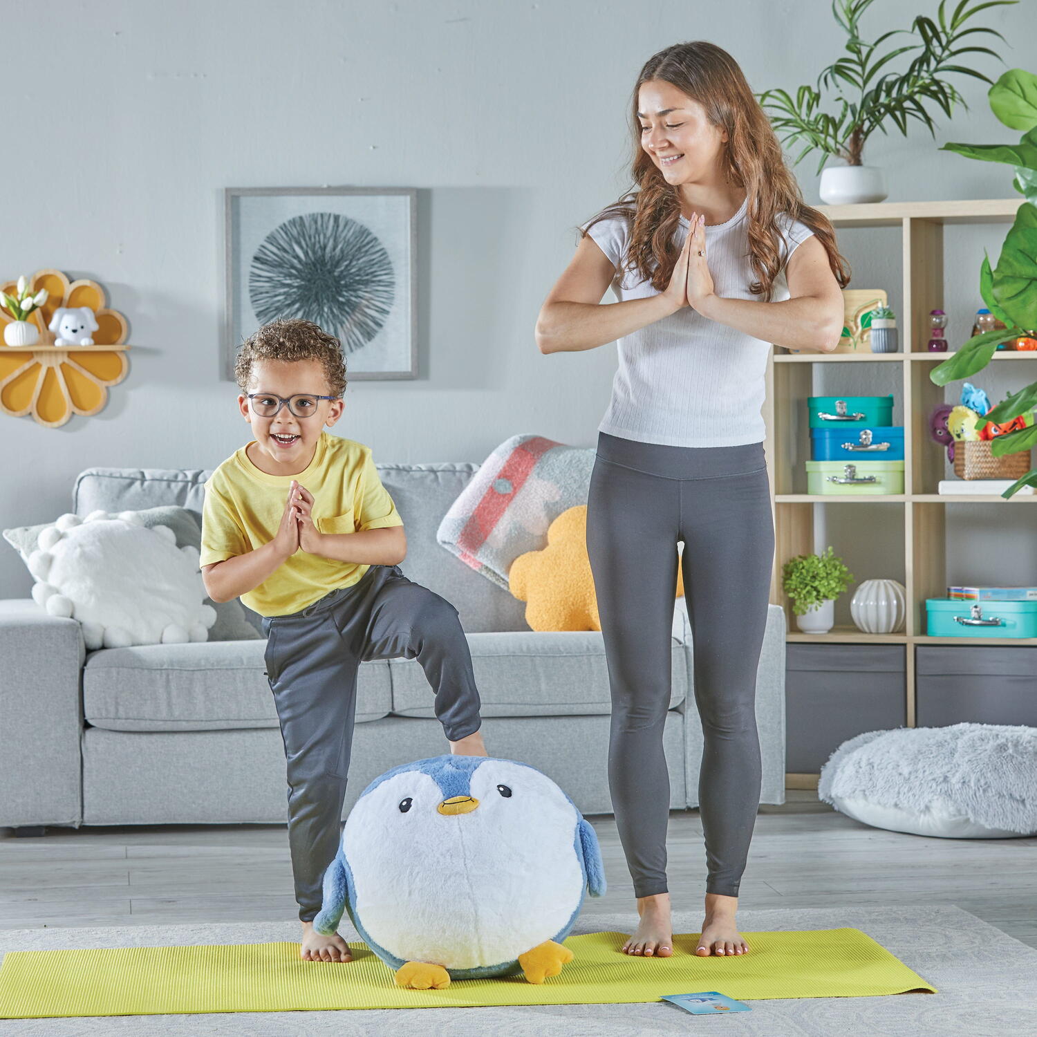MINGE YOGA BUBBLEPLUSH™ - PINGUIN - HAND2MIND (97697)