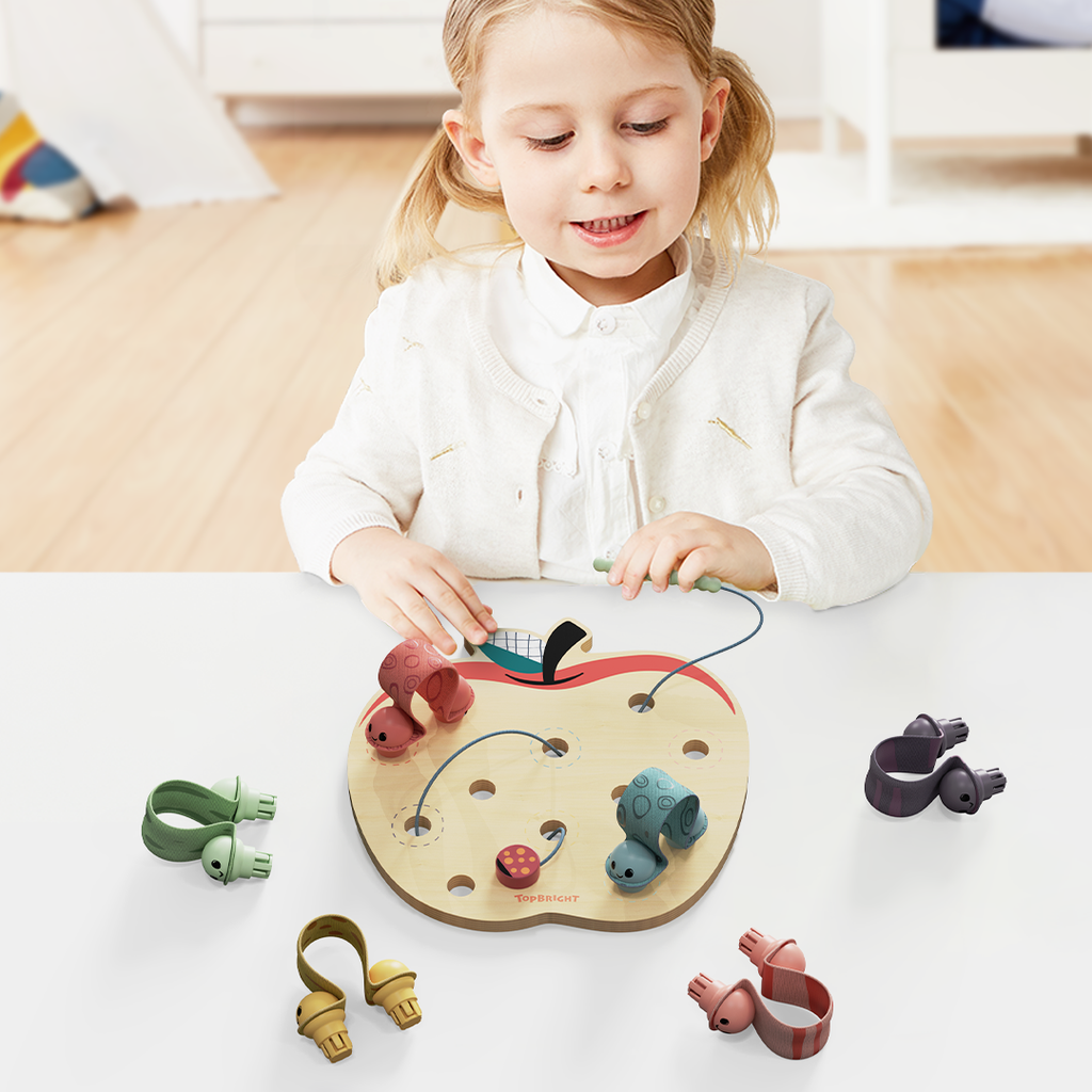 SKILL GAME - APPLE WITH WORM - TOPBRIGHT (1211232023de0001)