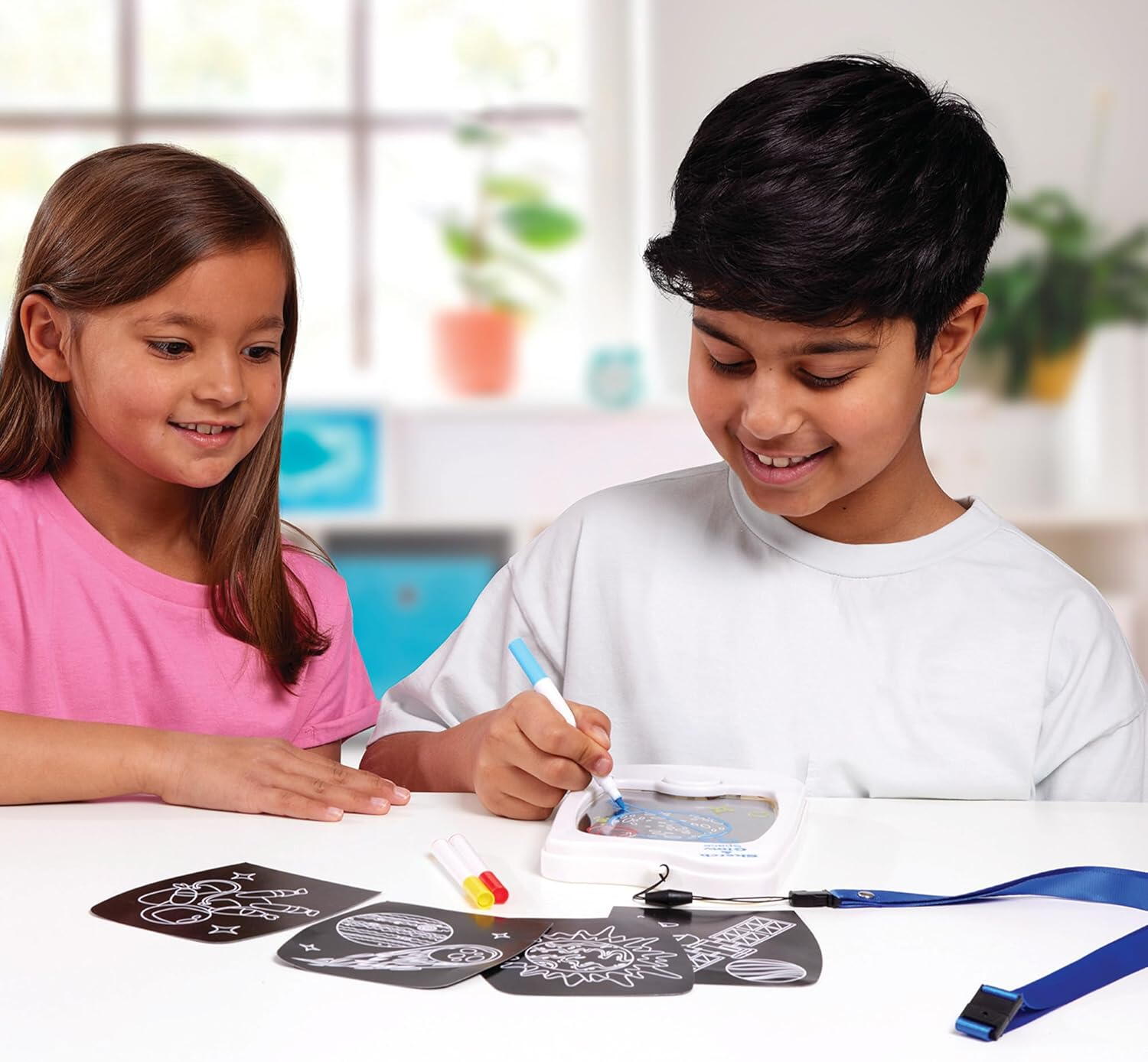 MINI TABLITA DESEN CU LED - SPATIUL COSMIC - BRAINSTORM (E2096)
