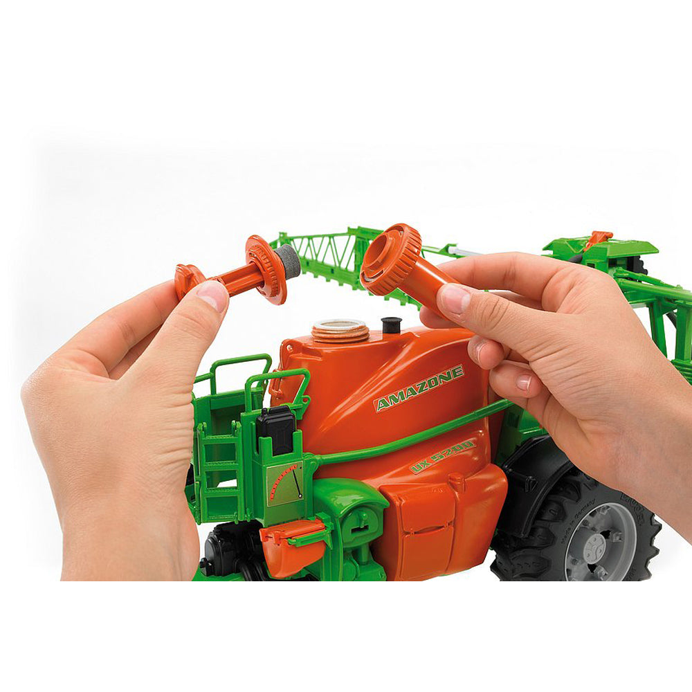 UTILAJ DE ERBICIDAT AMAZONE UX5200 - BRUDER (BR02207) - Libelula Vesela - Jucarii