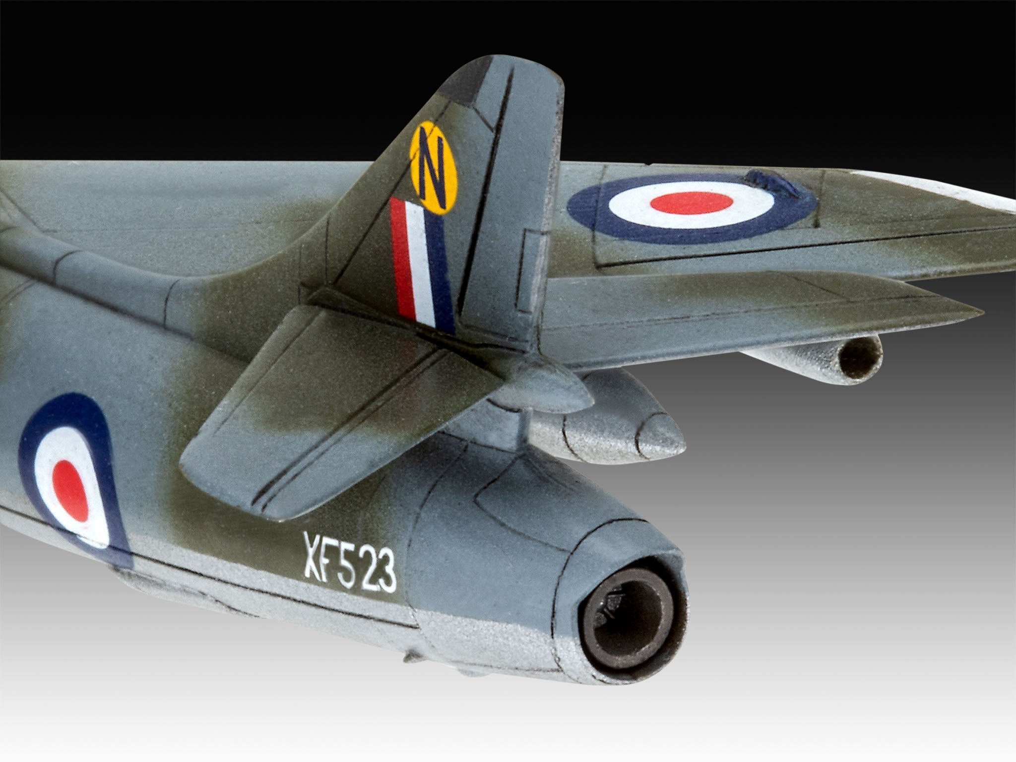 HAWKER HUNTER FGA.9 - REVELL (RV03833) - Libelula Vesela - Carti