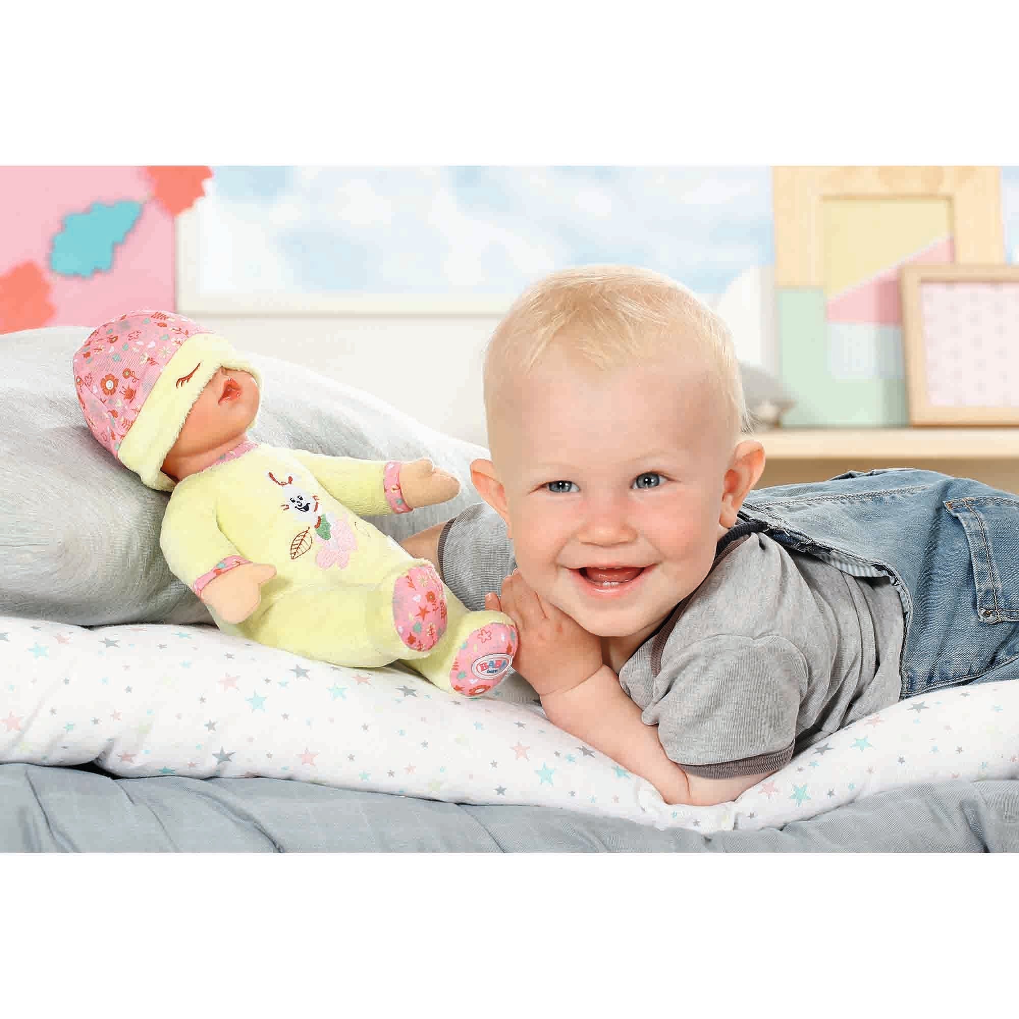 BABY BORN - BEBELUS CU HAINUTE VERZI 30 CM - ZAPF CREATION (ZF832271) - Libelula Vesela - Jucarii