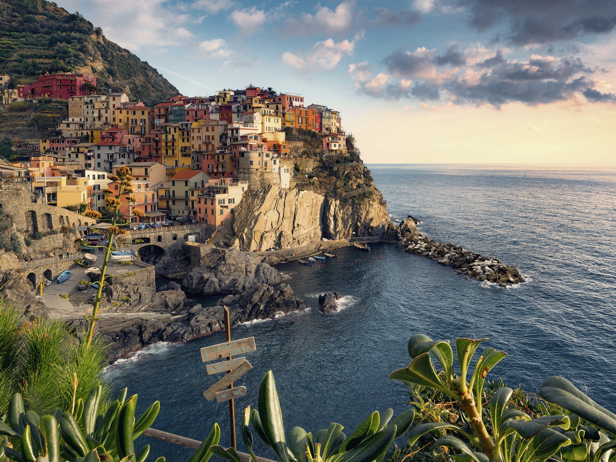PUZZLE CINQUE TERRE, 1500 PIESE - RAVENSBURGER (RVSPA16227) - Libelula Vesela - Jucarii