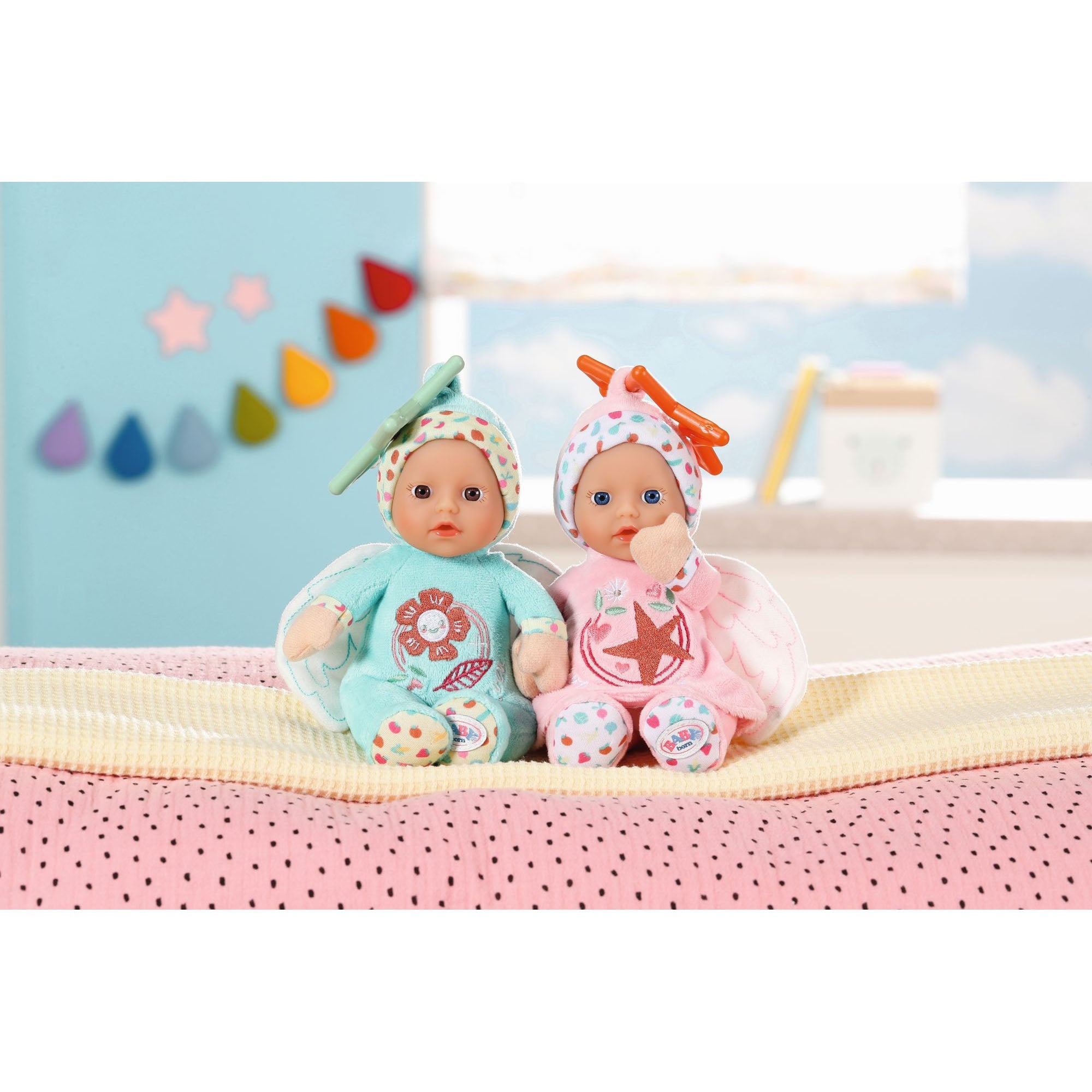 BABY BORN - BEBELUS INGERAS 18 CM CU HAINUTE ROZ SAU ALBASTRE - ZAPF CREATION (ZF832295) - Libelula Vesela - Jucarii