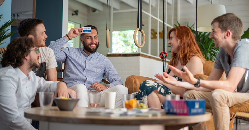 JOC DE SOCIETATE BUNNY HOPS, LIMBA ROMANA - BEZZERWIZZER NORDIC (KYHBUN01RO) - Libelula Vesela - Jucarii