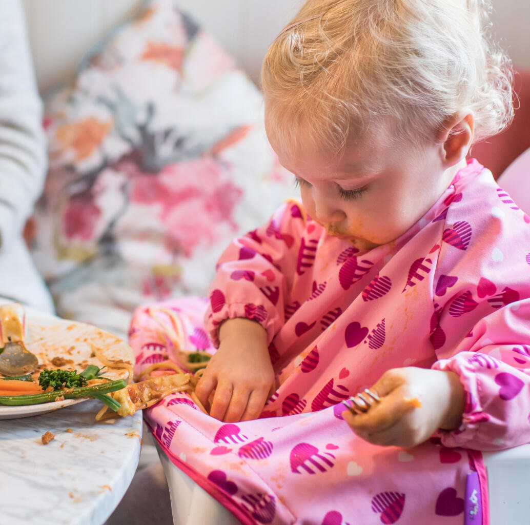 BAVETA CU MANECI SI VENTUZE  - INIMIOARE - TIDY TOT (CCLH) - Libelula Vesela - Puericultura